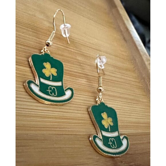 St Patricks Day Leprechaun Hat  Earrings Shamrock Green Dangle Hooks New… - Picture 2 of 10